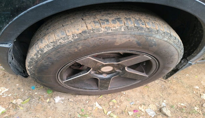 2017 Mahindra XUV500 W6, Diesel, Manual, 94,093 km, tyre