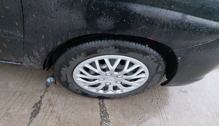 2010 Maruti Zen Estilo LXI, Petrol, Manual, 95,790 km, tyre