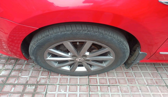 2019 Volkswagen Polo HIGHLINE PLUS 1.0, Petrol, Manual, 69,367 km, tyre