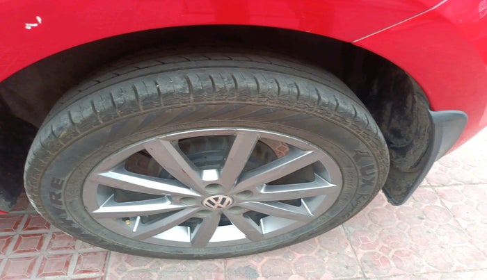 2019 Volkswagen Polo HIGHLINE PLUS 1.0, Petrol, Manual, 69,367 km, tyre