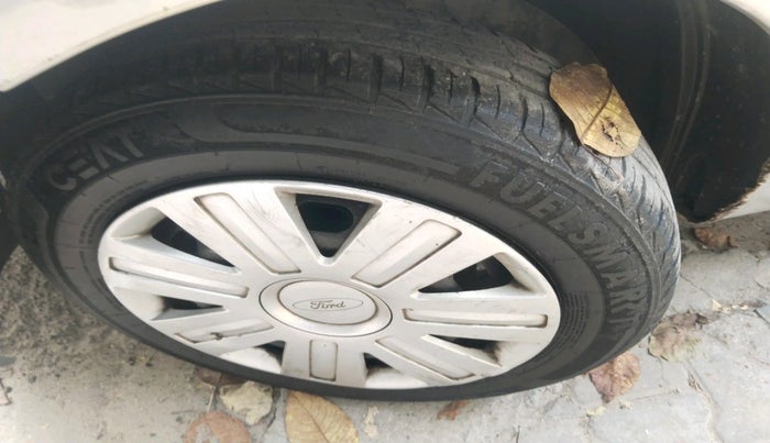 2010 Ford Figo ZXI 1.2 PETROL, Petrol, Manual, 1,91,502 km, tyre