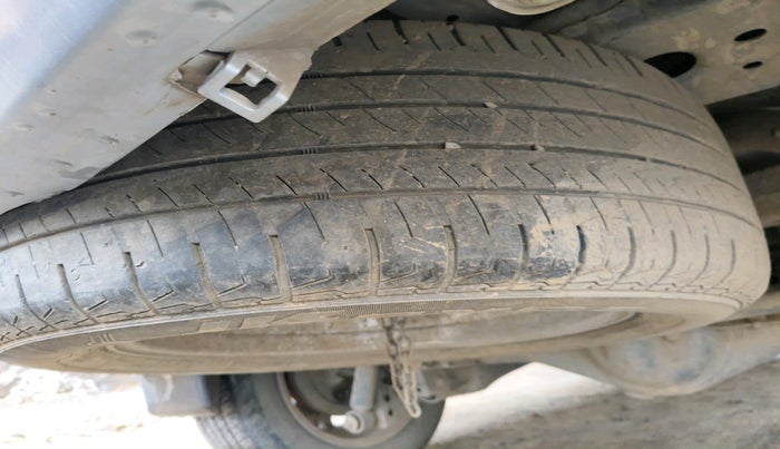 2016 Toyota Innova Crysta 2.8 ZX AT 7 STR, Diesel, Automatic, 1,45,749 km, tyre