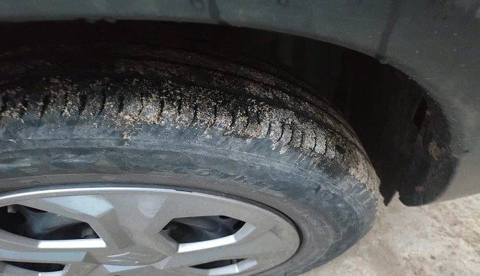 2022 Maruti BREZZA VXI SMART HYBRID, Petrol, Manual, 41,650 km, tyre