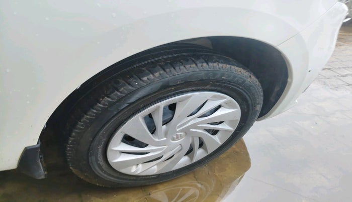 2021 Maruti Ertiga VXI SHVS, Petrol, Manual, 54,102 km, tyre