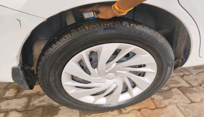 2021 Maruti Ertiga VXI SHVS, Petrol, Manual, 54,102 km, tyre