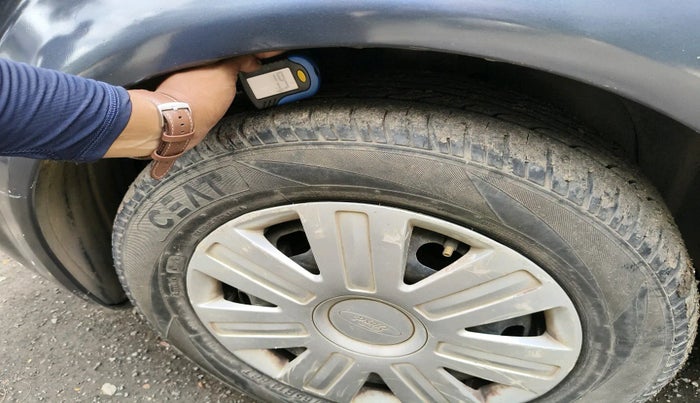 2010 Ford Fiesta EXI 1.6 PETROL, Petrol, Manual, 1,00,743 km, tyre