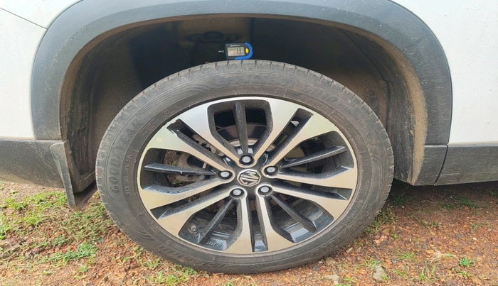 2021 MG HECTOR PLUS SHARP 1.5 PETROL TURBO DCT 6-STR, Petrol, Automatic, 37,567 km, tyre