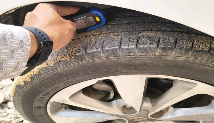 2015 Hyundai Elite i20 SPORTZ 1.2 (O), Petrol, Manual, 53,365 km, tyre