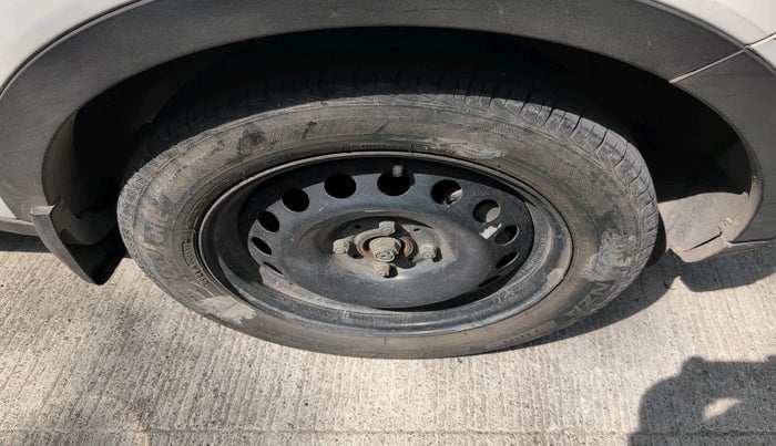 2022 Tata NEXON XMA SUNROOF PETROL, Petrol, Automatic, 40,125 km, tyre