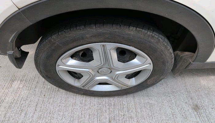 2022 Tata NEXON XMA SUNROOF PETROL, Petrol, Automatic, 40,125 km, tyre