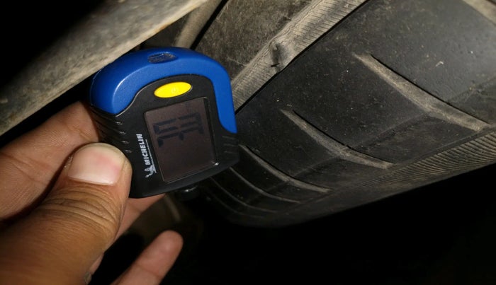 2017 Mahindra XUV500 W6, Diesel, Manual, 1,26,270 km, tyre