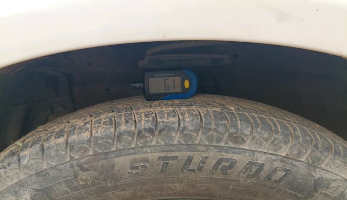 2016 Maruti Swift VXI, Petrol, Manual, 51,780 km, tyre