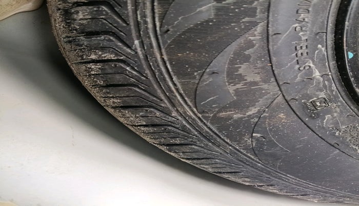 2016 Maruti Swift VXI, Petrol, Manual, 51,780 km, tyre