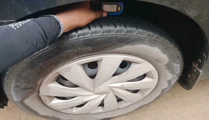 2022 Skoda SLAVIA ACTIVE 1.0L TSI MT, Petrol, Manual, 9,385 km, tyre