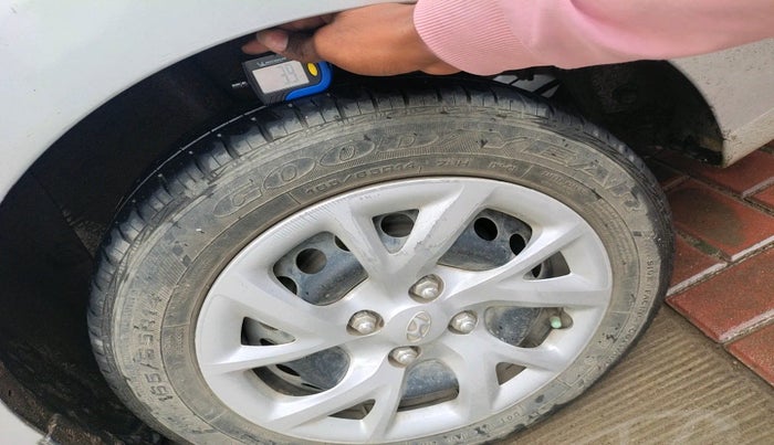 2017 Hyundai Grand i10 SPORTZ (O) 1.2 U2 CRDI, Diesel, Manual, 63,863 km, tyre