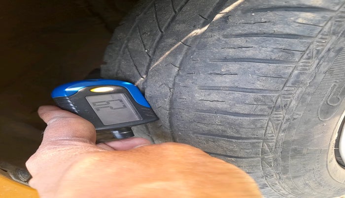 2015 Hyundai Grand i10 SPORTZ 1.2 KAPPA VTVT, Petrol, Manual, 31,412 km, tyre