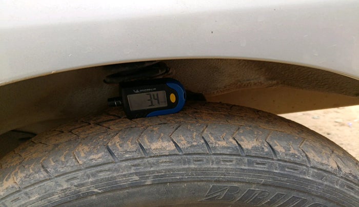 2019 Maruti Eeco 5 STR WITH A/C+HTR, Petrol, Manual, 63,343 km, tyre