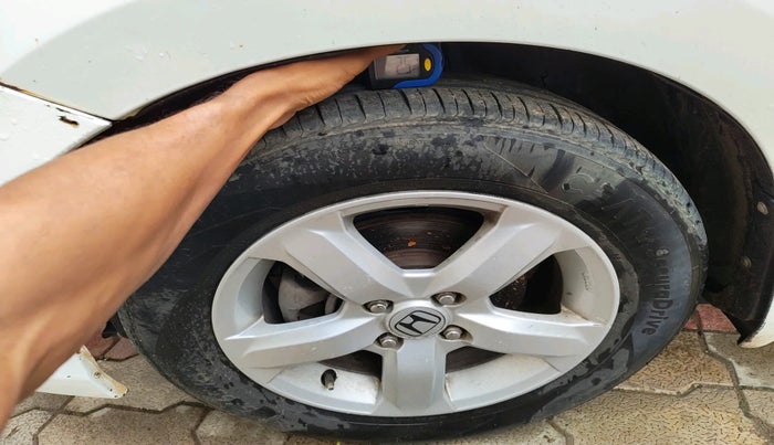 2011 Honda City 1.5L I-VTEC V MT, Petrol, Manual, 1,02,812 km, tyre