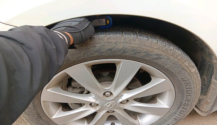 2013 Hyundai Verna FLUIDIC 1.6 CRDI SX, Diesel, Manual, 1,49,454 km, tyre