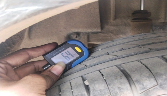 2019 Nissan Kicks XV DIESEL, Diesel, Manual, 1,36,274 km, tyre