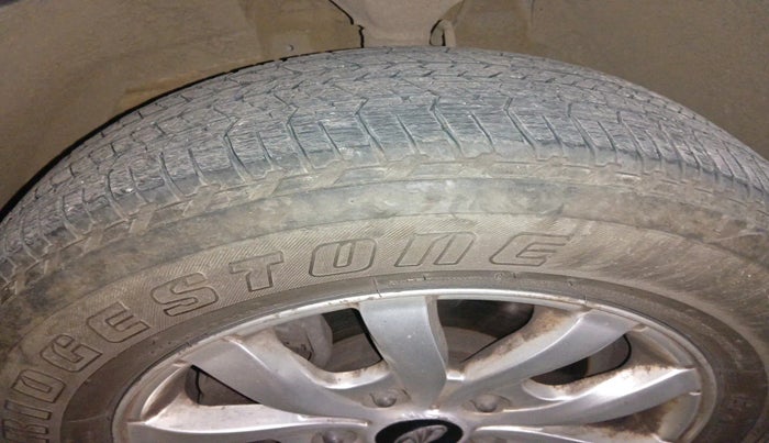 2016 Mahindra XUV500 W10 AT, Diesel, Automatic, 73,640 km, tyre