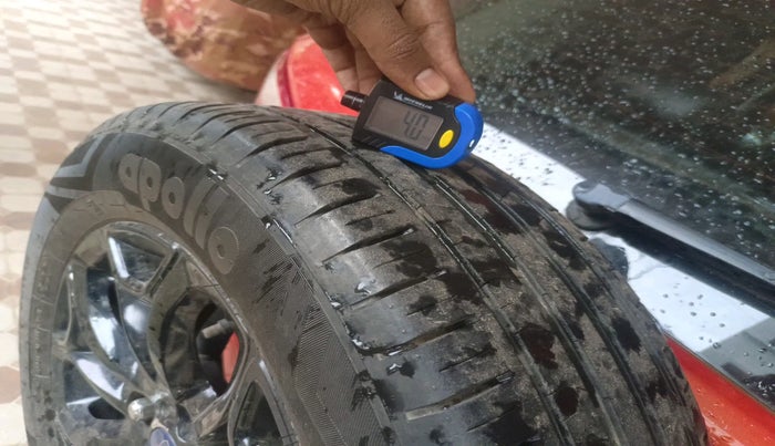 2014 Ford Ecosport TITANIUM 1.5L DIESEL (OPT), Diesel, Manual, 1,03,687 km, tyre