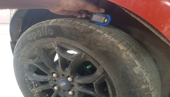 2014 Ford Ecosport TITANIUM 1.5L DIESEL (OPT), Diesel, Manual, 1,03,687 km, tyre