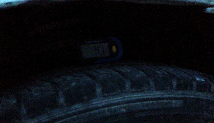 2011 Toyota Etios G, Petrol, Manual, 2,04,002 km, tyre