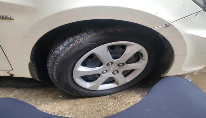 2012 Hyundai Verna FLUIDIC 1.6 CRDI EX, Diesel, Manual, 34,145 km, tyre