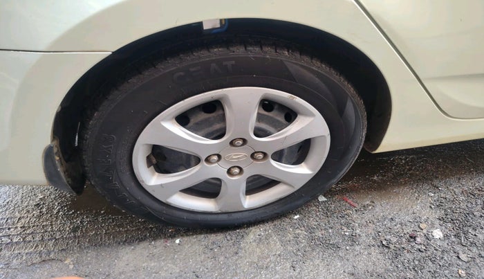 2012 Hyundai Verna FLUIDIC 1.6 CRDI EX, Diesel, Manual, 34,145 km, tyre