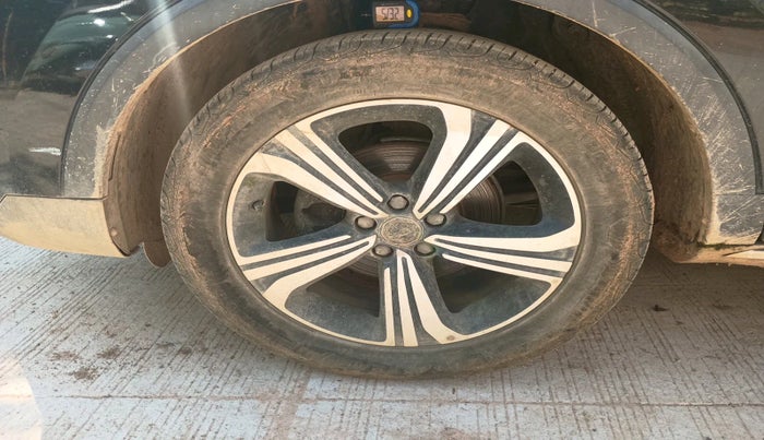 2022 MG ASTOR SHARP EX 1.5 MT, Petrol, Manual, 28,437 km, tyre