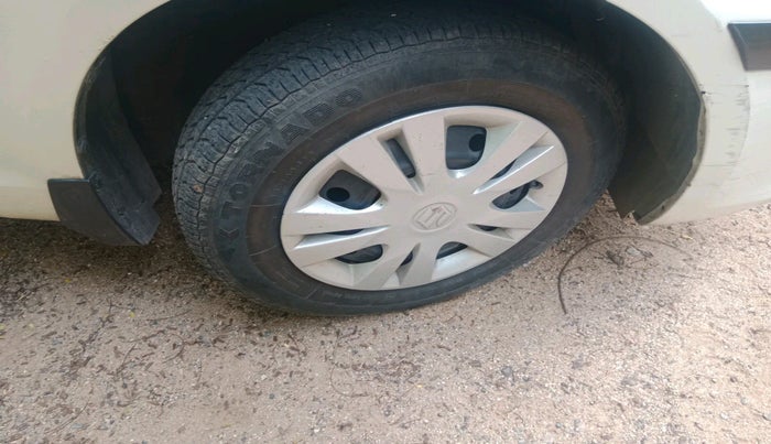 2014 Maruti Swift Dzire VXI, Petrol, Manual, 52,471 km, tyre