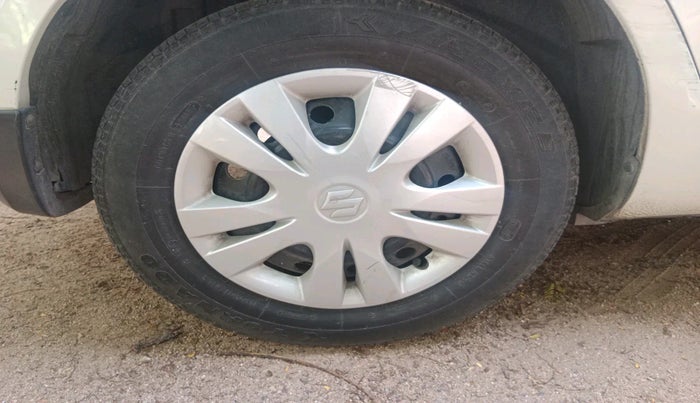 2014 Maruti Swift Dzire VXI, Petrol, Manual, 52,471 km, tyre