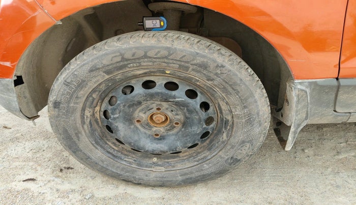 2015 Ford Ecosport TREND 1.5L DIESEL, Diesel, Manual, 1,21,637 km, tyre