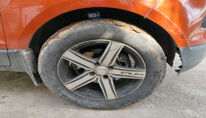 2015 Ford Ecosport TREND 1.5L DIESEL, Diesel, Manual, 1,21,637 km, tyre