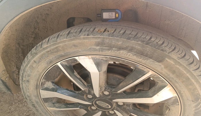 2020 Mahindra XUV300 W8 (O) 1.5 DIESEL, Diesel, Manual, 96,696 km, tyre