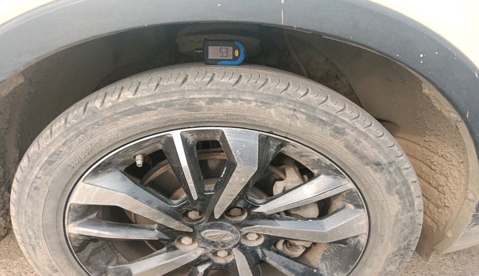 2020 Mahindra XUV300 W8 (O) 1.5 DIESEL, Diesel, Manual, 96,696 km, tyre