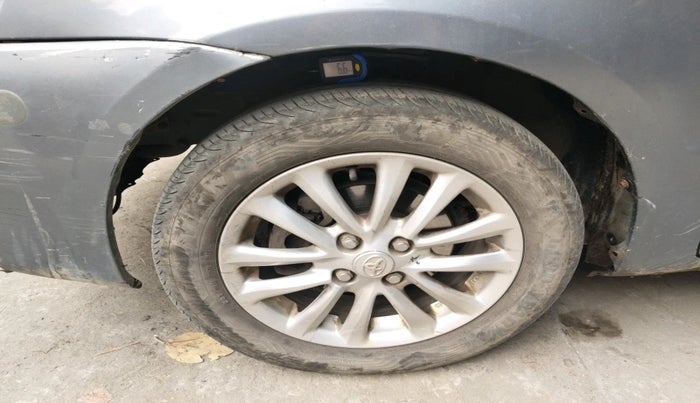 2013 Toyota Etios G, Petrol, Manual, 1,30,277 km, tyre