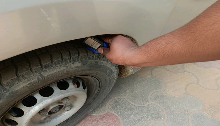 2017 Maruti Alto 800 STD, Petrol, Manual, 47,139 km, tyre