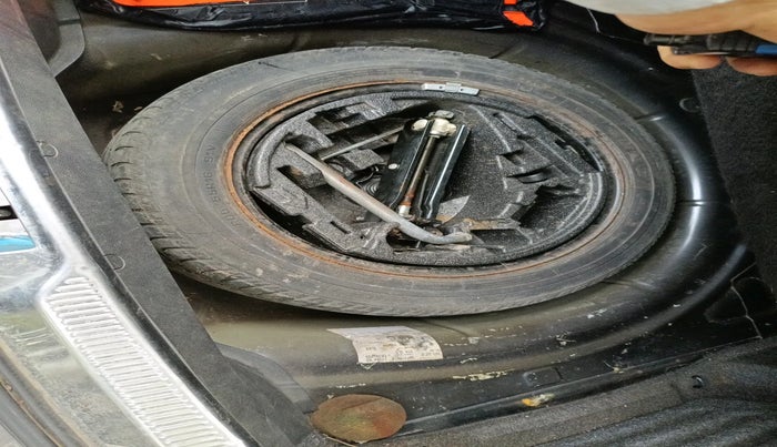 2013 Skoda Superb ELEGANCE 1.8 TSI AT, Petrol, Automatic, 81,484 km, tyre