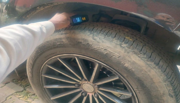 2017 Mahindra Scorpio S10 1.99 INTELLI-HYBRID, Diesel, Manual, 2,00,686 km, tyre