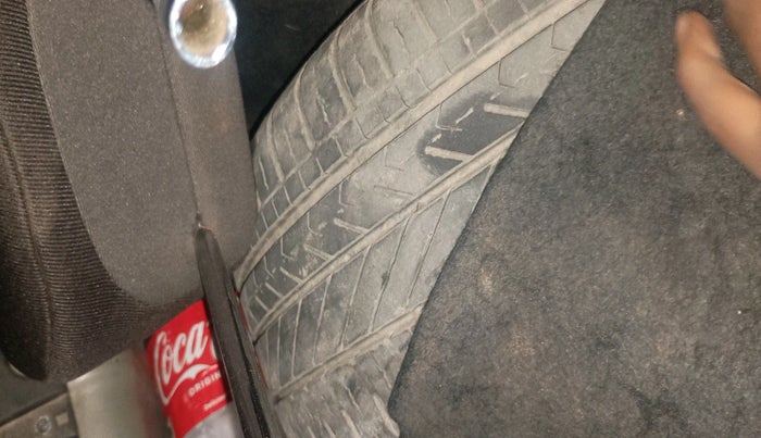 2013 Hyundai i20 SPORTZ 1.2, Petrol, Manual, 65,781 km, tyre