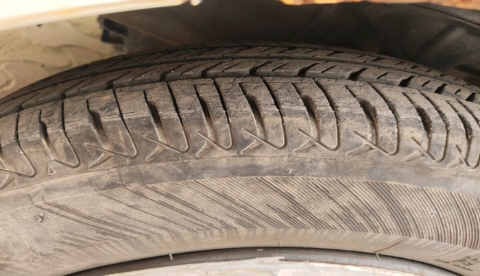 2013 Hyundai i10 MAGNA 1.2, Petrol, Manual, 88,569 km, tyre