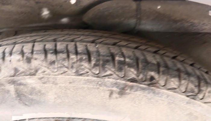 2013 Hyundai i10 MAGNA 1.2, Petrol, Manual, 88,569 km, tyre