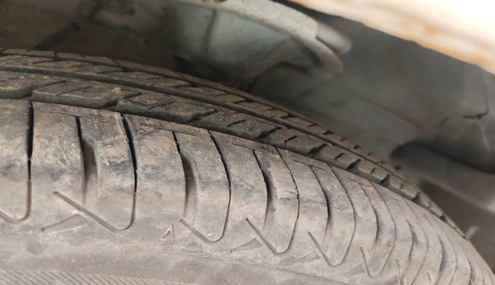 2013 Hyundai i10 MAGNA 1.2, Petrol, Manual, 88,569 km, tyre