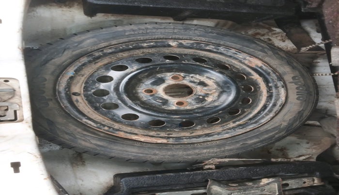 2017 Maruti Wagon R 1.0 VXI, Petrol, Manual, 87,515 km, tyre