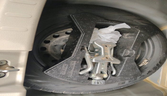 2018 Maruti Celerio ZXI, Petrol, Manual, 40,337 km, tyre