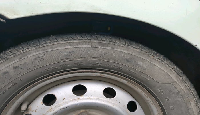 2011 Hyundai i10 ERA 1.1, Petrol, Manual, 2,44,462 km, tyre