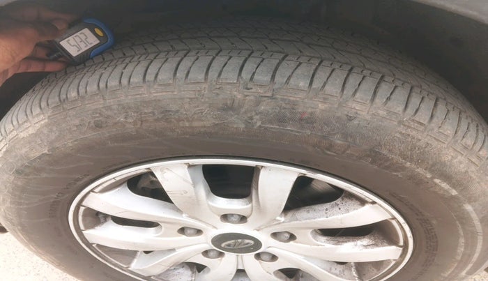 2016 Mahindra XUV500 W10 AT, Diesel, Automatic, 76,528 km, tyre