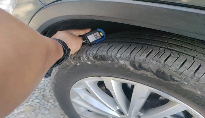 2017 Skoda Kodiaq STYLE 2.0 TDI 4X4 AT, Diesel, Automatic, 1,55,753 km, tyre